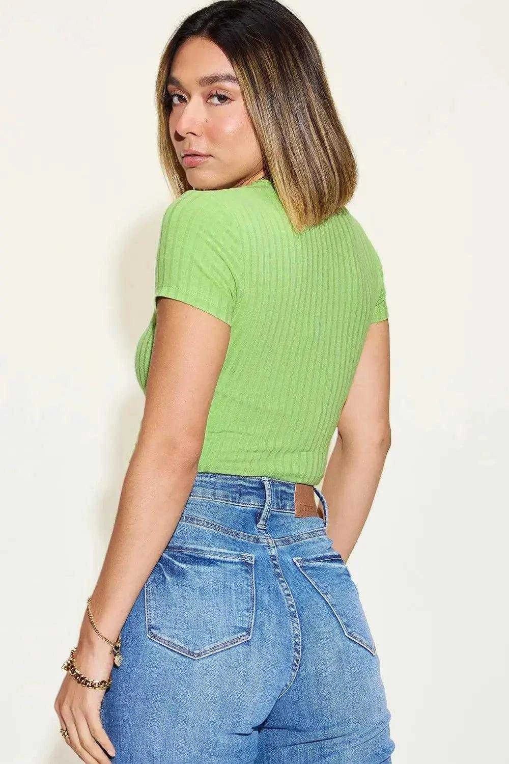 Basic Bae Full Size Ribbed Round Neck Short Sleeve T-Shirt Luxe Curves Plus Size Fashion